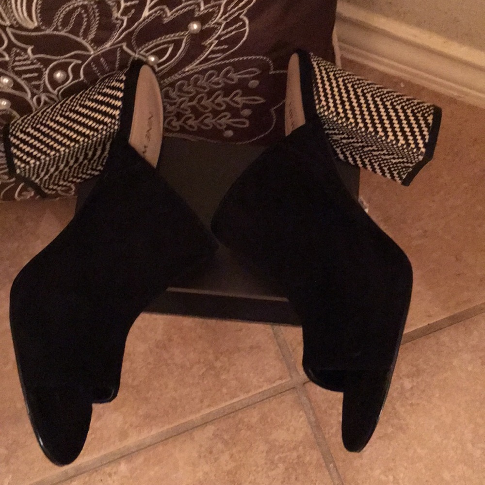 Sandals - Picture 5 of 5
